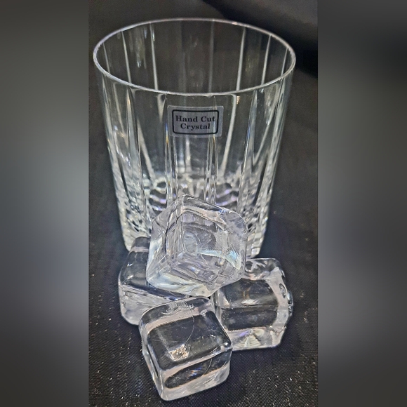 Hand cut crystal old fashion set of four glasses - Picture 3 of 12